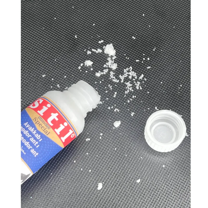 کفش بو گرفته: چرا این اتفاق می‌افتد؟