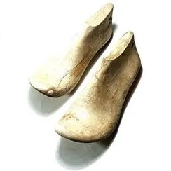 قالب کفش چوبی: میراثی از گذشته برای کیفیتی بینظیر قالب چوبی کفش کلاسیک